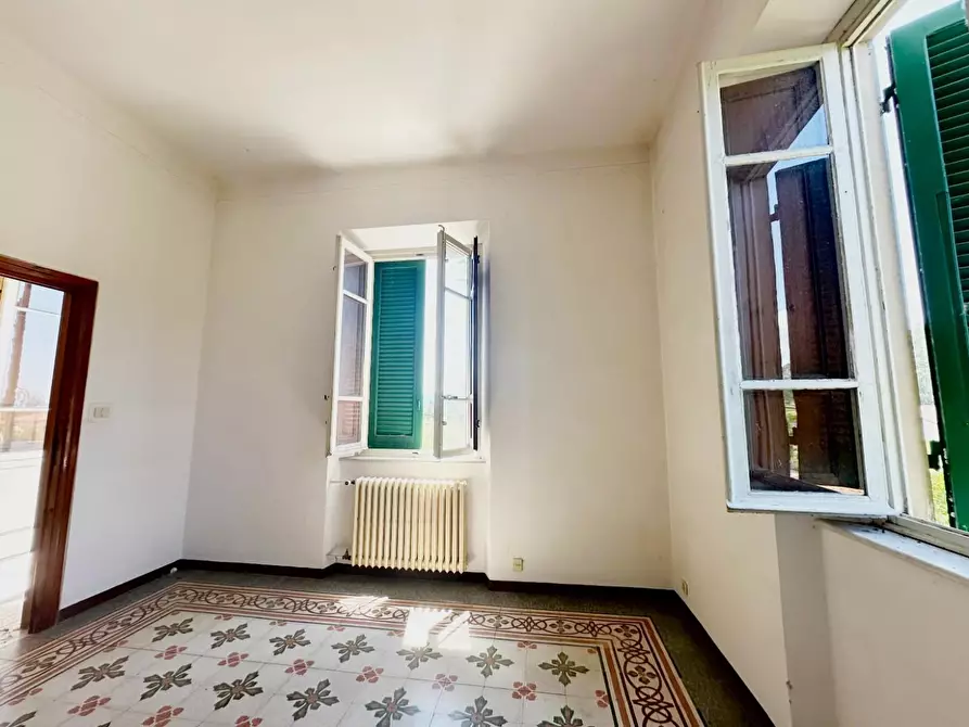 Immagine 4 di Appartamento in vendita  a Lucca