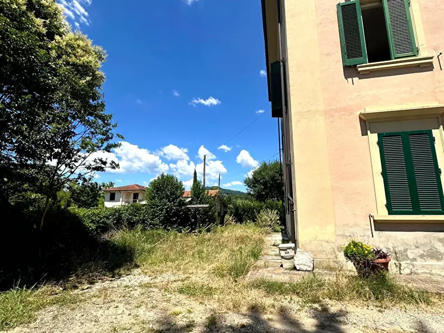 Immagine 21 di Appartamento in vendita  a Lucca