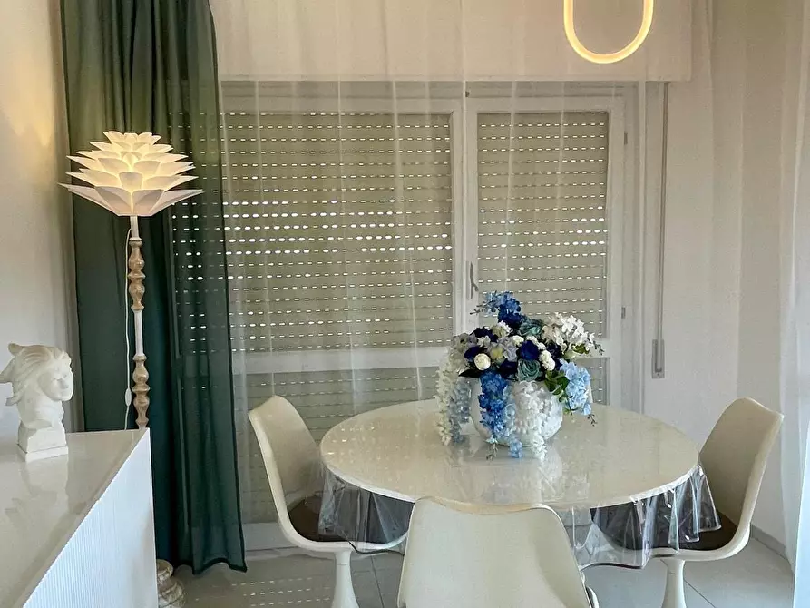Immagine 3 di Appartamento in vendita  a Carrara