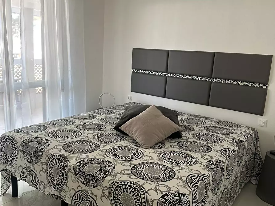 Immagine 11 di Appartamento in vendita  a Carrara