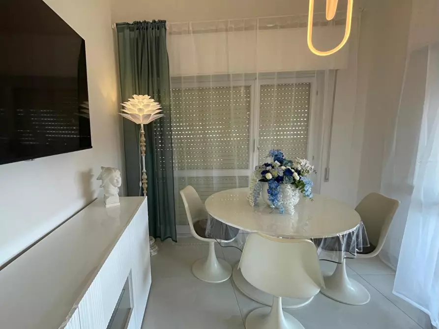 Immagine 1 di Appartamento in vendita  a Carrara
