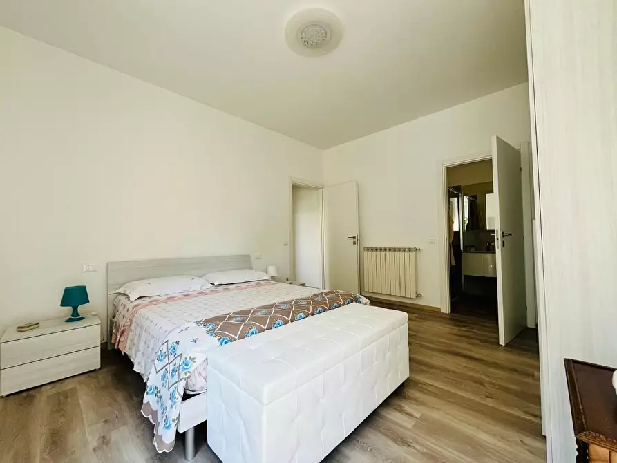 Immagine 12 di Appartamento in vendita  a Viareggio