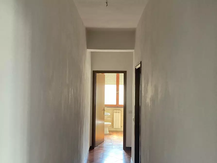 Immagine 14 di Appartamento in vendita  a Lucca