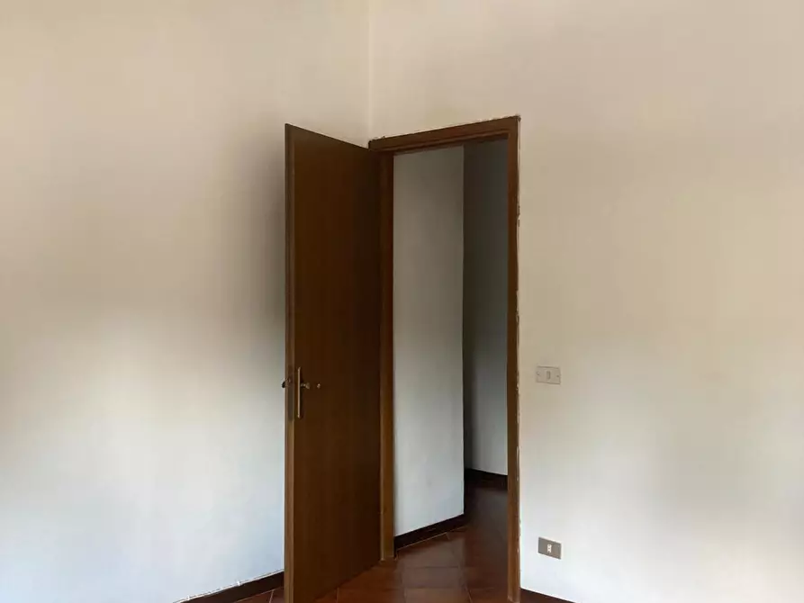 Immagine 19 di Appartamento in vendita  a Lucca