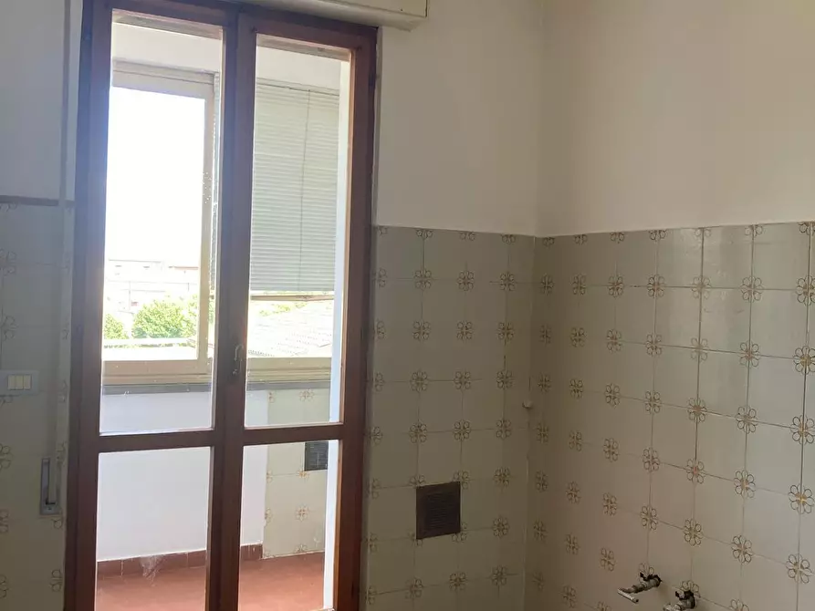 Immagine 4 di Appartamento in vendita  a Lucca