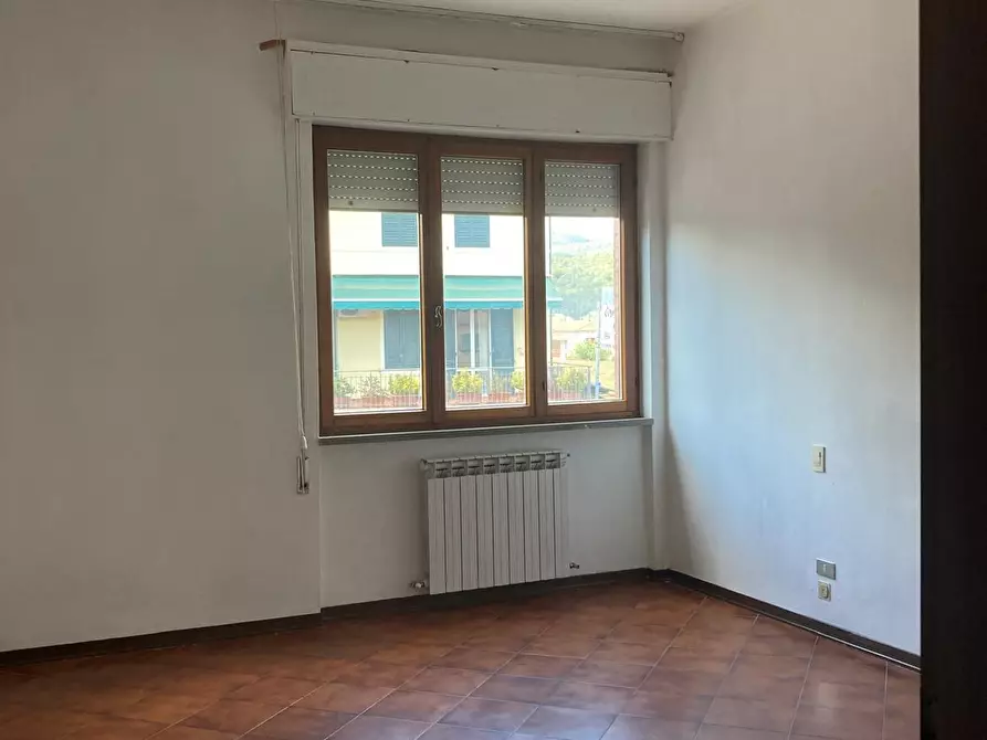 Immagine 12 di Appartamento in vendita  a Lucca