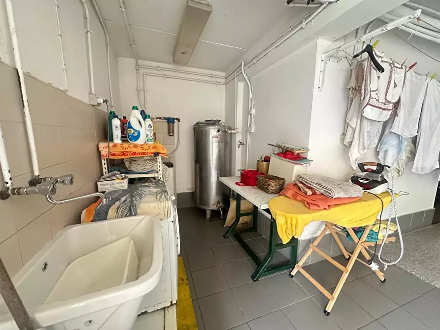Immagine 21 di Villetta a schiera in vendita  a Campi Bisenzio
