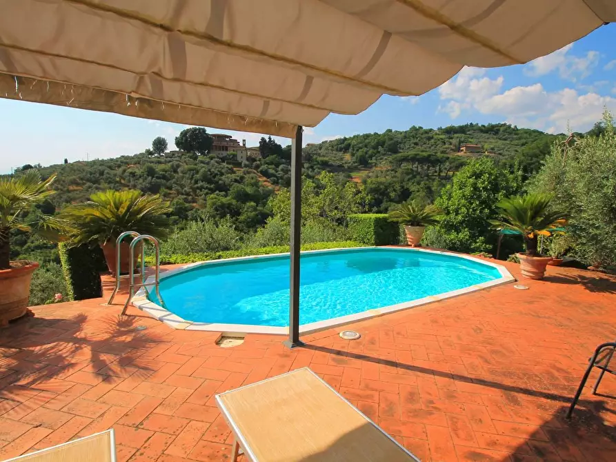 Immagine 29 di Casa colonica in vendita  a Vinci