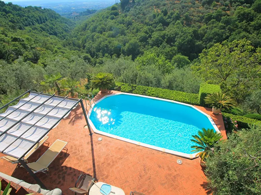 Immagine 26 di Casa colonica in vendita  a Vinci