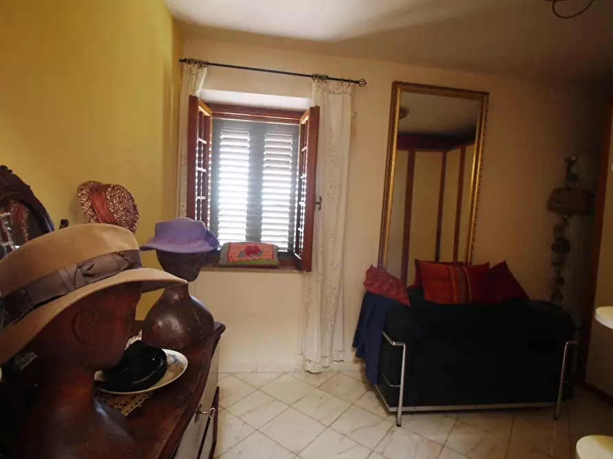 Immagine 20 di Casa colonica in vendita  a Vinci