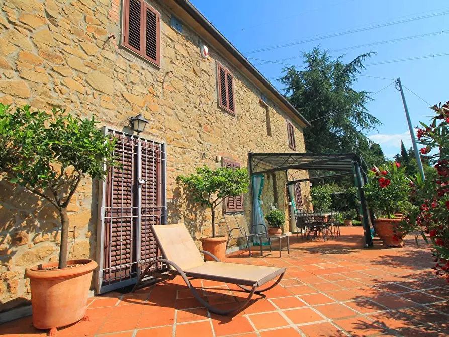 Immagine 25 di Casa colonica in vendita  a Vinci