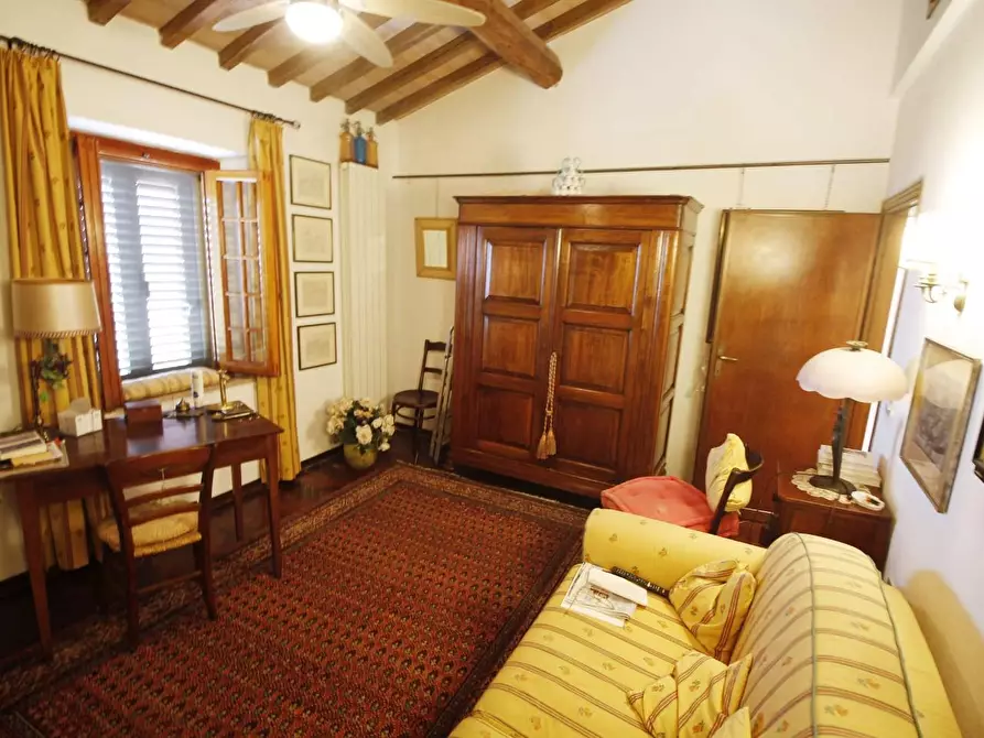 Immagine 23 di Casa colonica in vendita  a Vinci