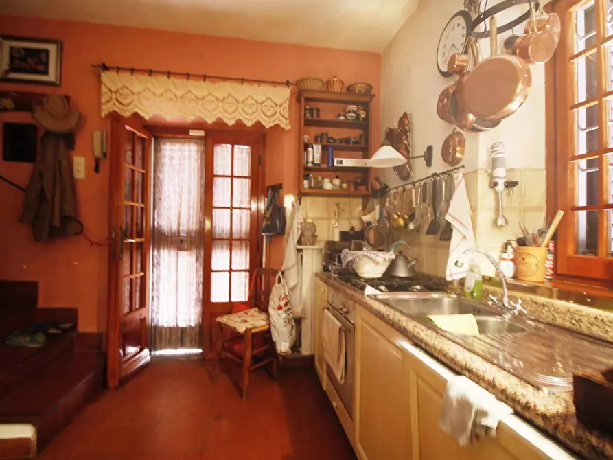 Immagine 15 di Casa colonica in vendita  a Vinci