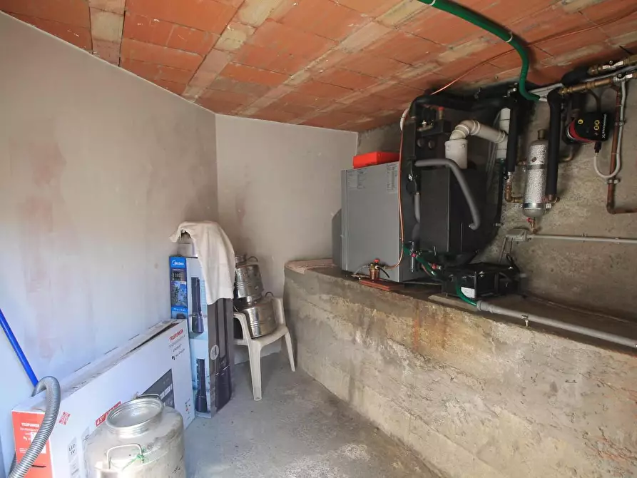 Immagine 35 di Casa colonica in vendita  a Vinci