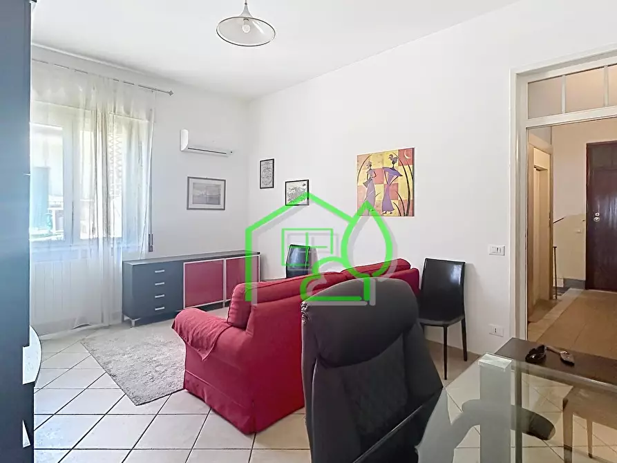 Immagine 3 di Appartamento in vendita  a Viareggio