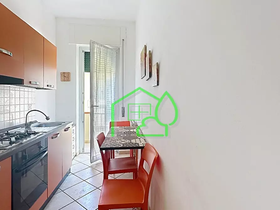 Immagine 2 di Appartamento in vendita  a Viareggio