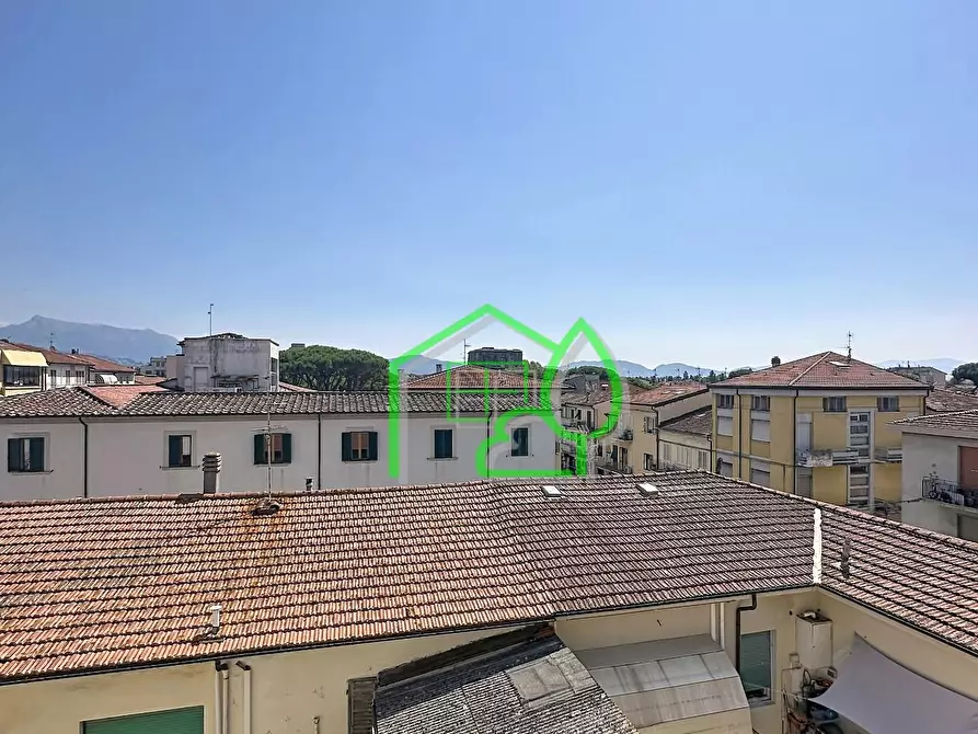 Immagine 8 di Appartamento in vendita  a Viareggio