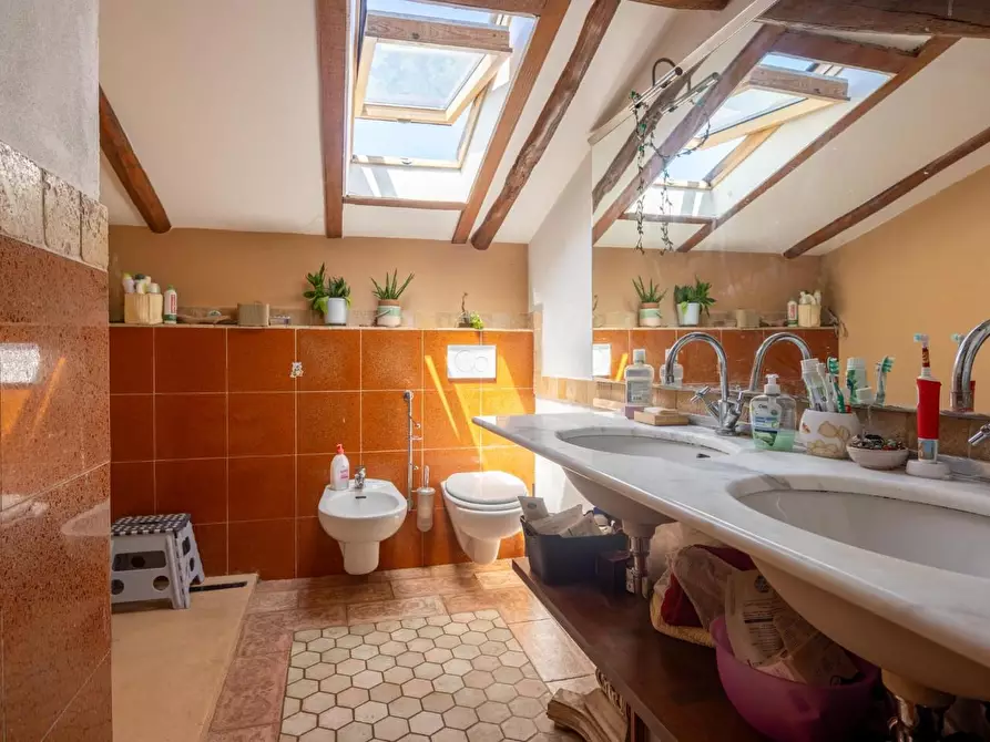 Immagine 21 di Casa trifamiliare in vendita  a La Spezia