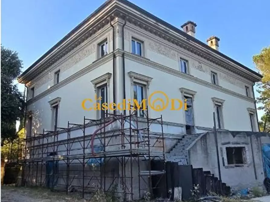 Immagine 3 di Villa in vendita  a Fauglia