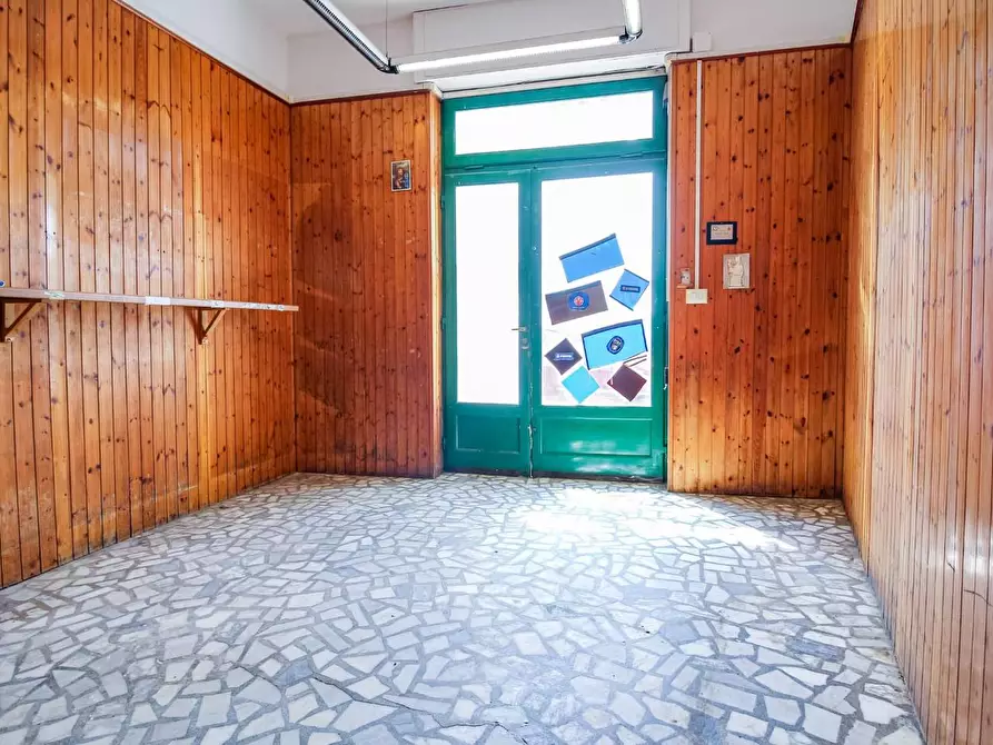 Immagine 5 di Locale commerciale in affitto  a Pisa