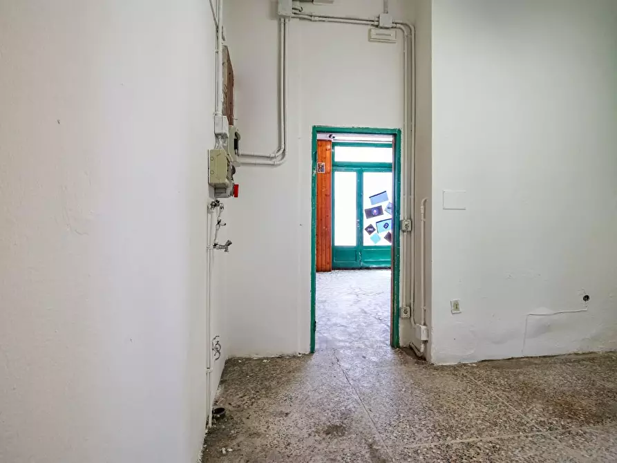 Immagine 9 di Locale commerciale in affitto  a Pisa