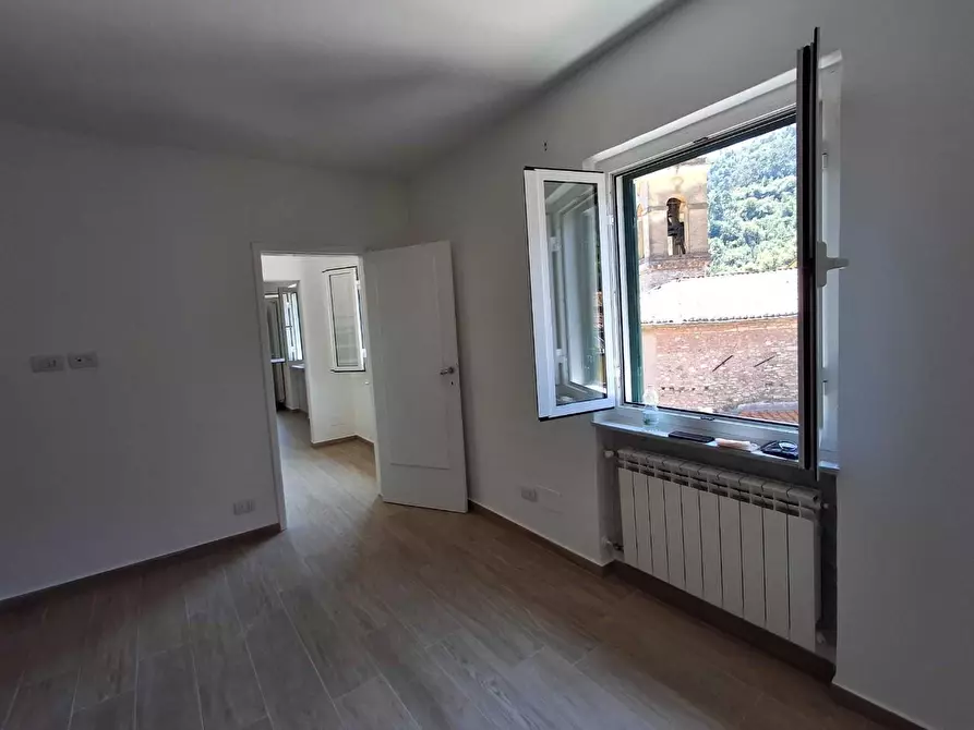 Immagine 3 di Appartamento in vendita  a Carrara