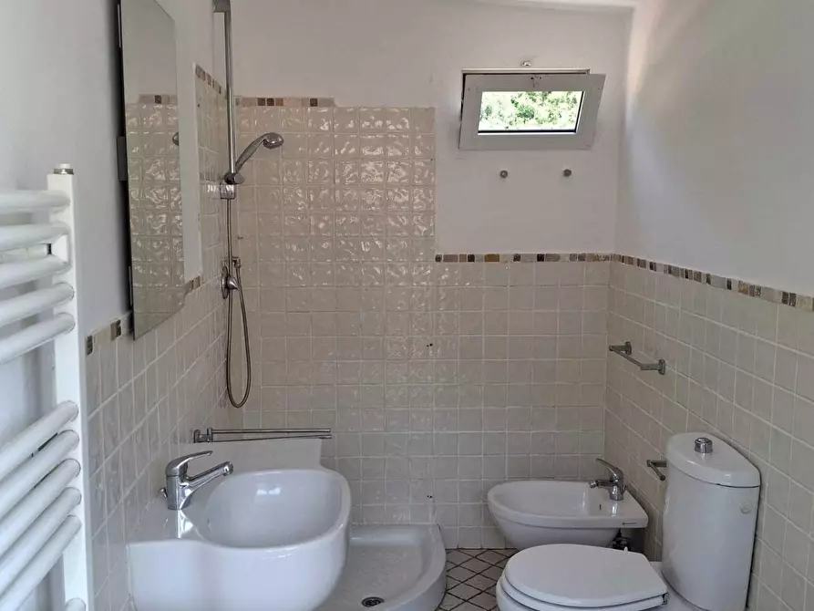 Immagine 11 di Appartamento in vendita  a Carrara