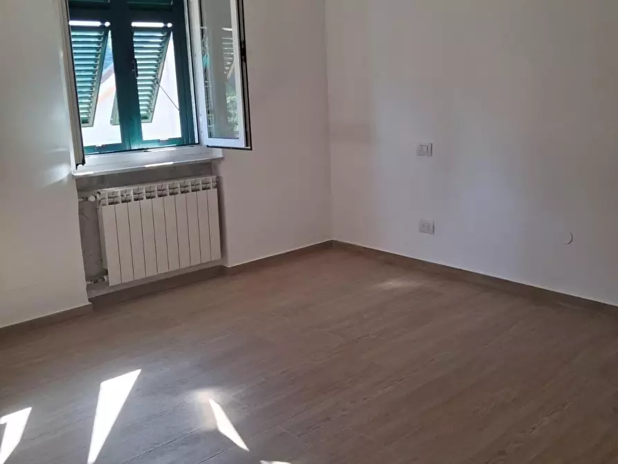 Immagine 9 di Appartamento in vendita  a Carrara