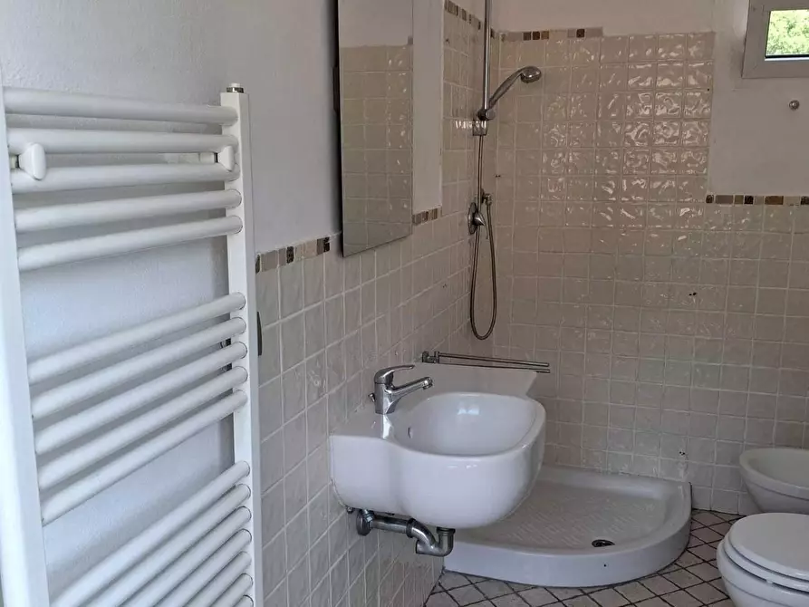 Immagine 10 di Appartamento in vendita  a Carrara