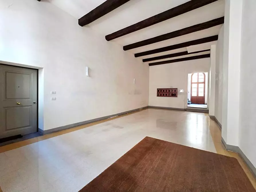 Immagine 19 di Appartamento in affitto  a Lucca
