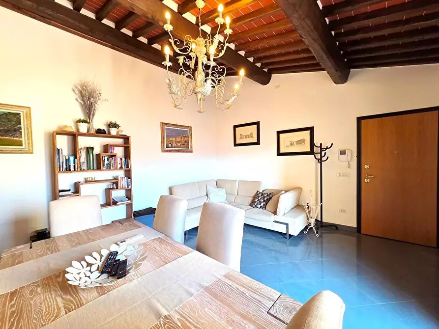 Immagine 3 di Appartamento in affitto  a Lucca