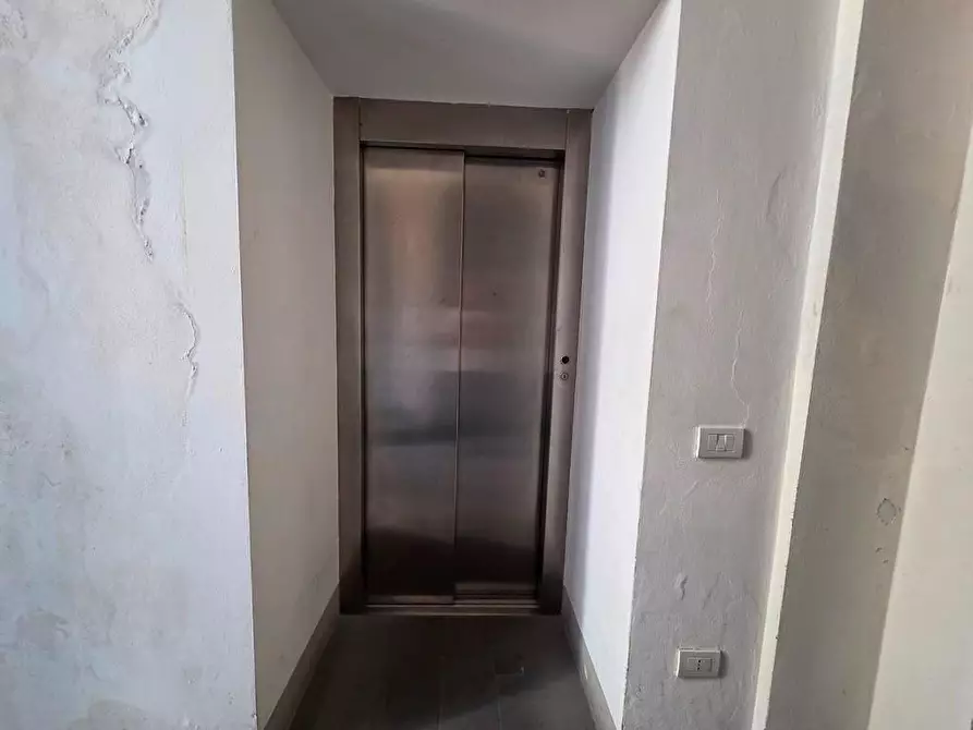 Immagine 21 di Appartamento in affitto  a Lucca