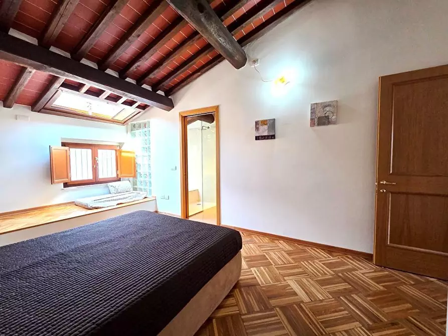 Immagine 10 di Appartamento in affitto  a Lucca