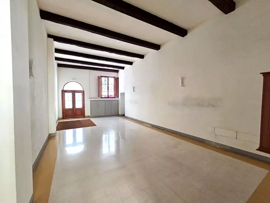 Immagine 20 di Appartamento in affitto  a Lucca