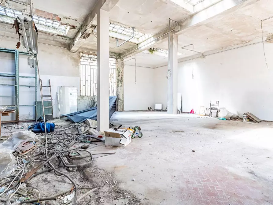 Immagine 2 di Laboratorio in vendita  a Empoli