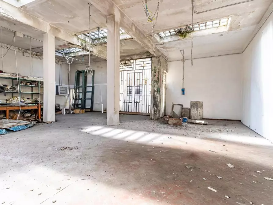 Immagine 5 di Laboratorio in vendita  a Empoli