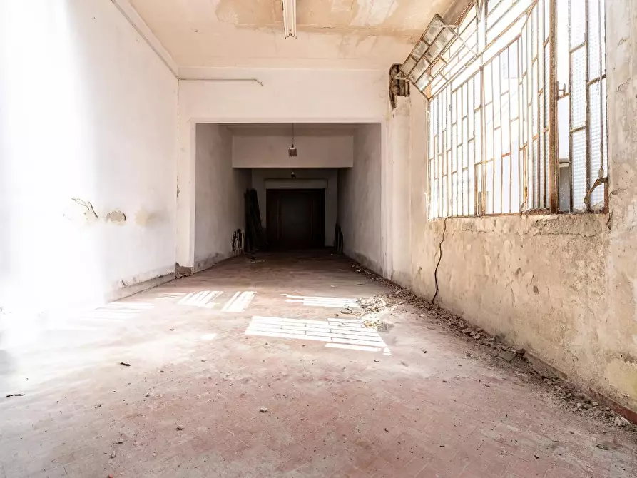 Immagine 8 di Laboratorio in vendita  a Empoli