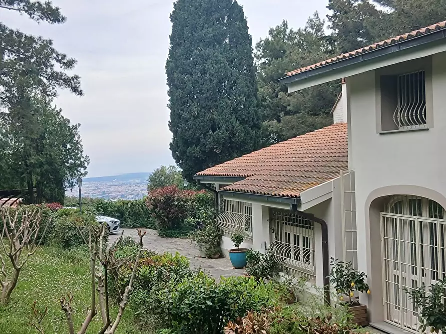Immagine 4 di Casa bifamiliare in vendita  a Livorno
