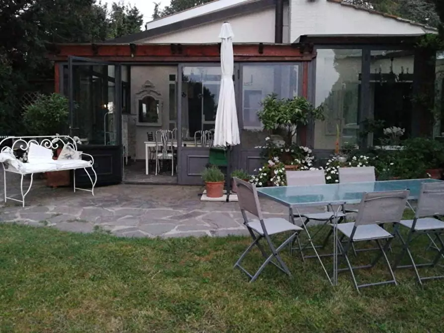 Immagine 1 di Casa bifamiliare in vendita  a Livorno
