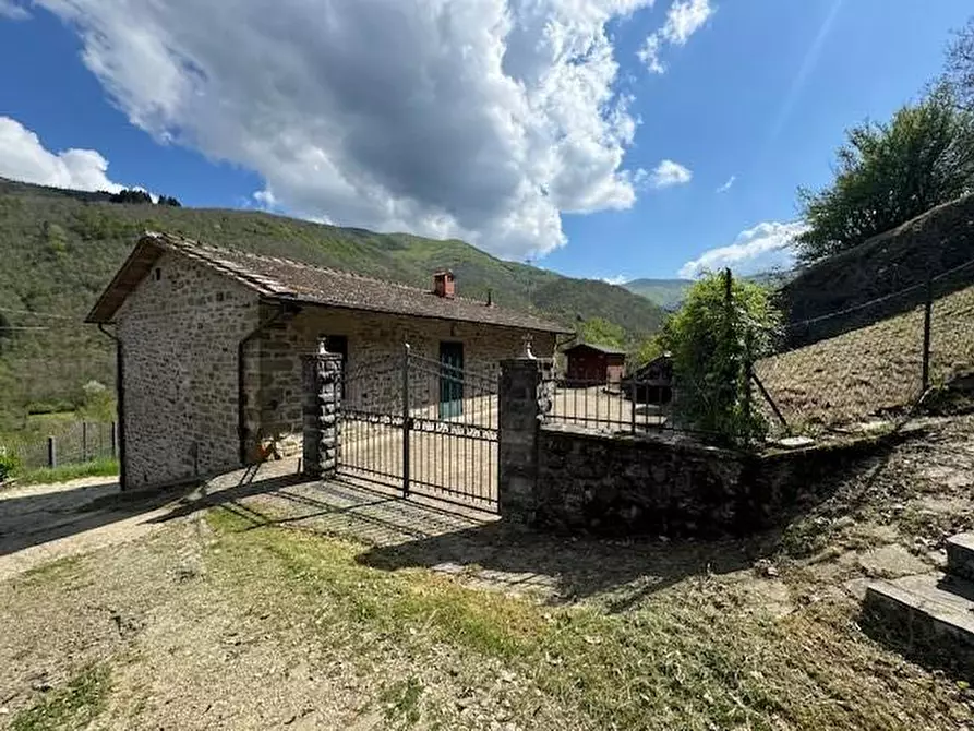 Immagine 1 di Casa indipendente in vendita  a Castel San Niccolò