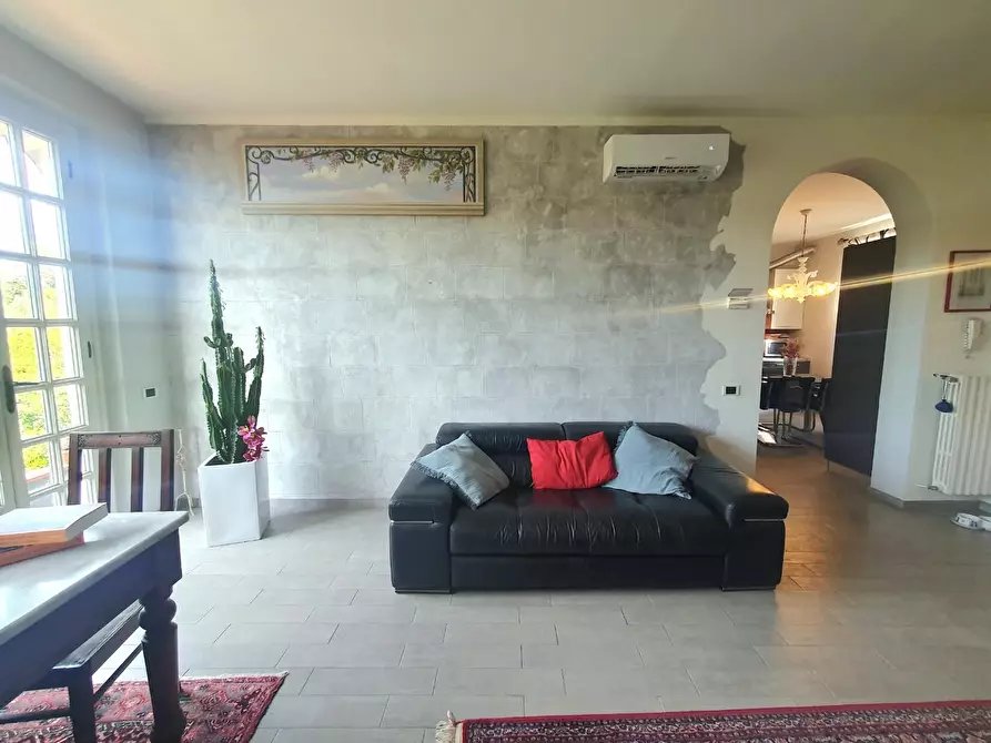 Immagine 6 di Appartamento in vendita  a Lucca