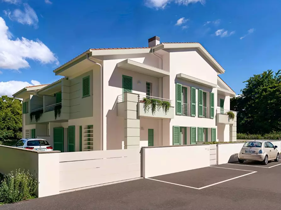 Immagine 1 di Casa quadrifamiliare in vendita  a Pontedera