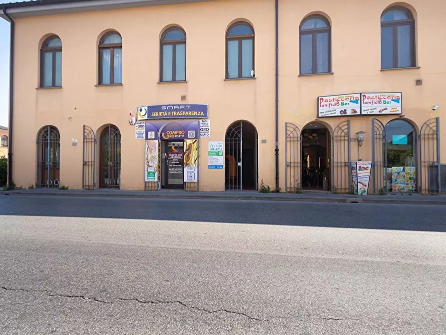 Immagine 2 di Appartamento in vendita  a Cascina