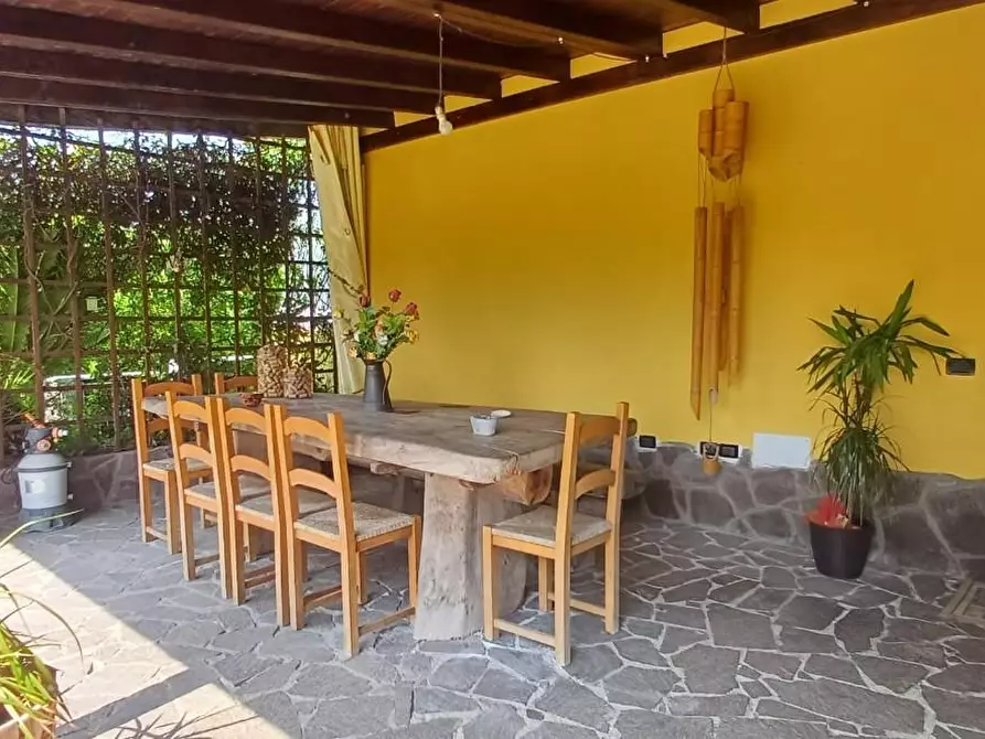 Immagine 2 di Villa in vendita  a Carrara