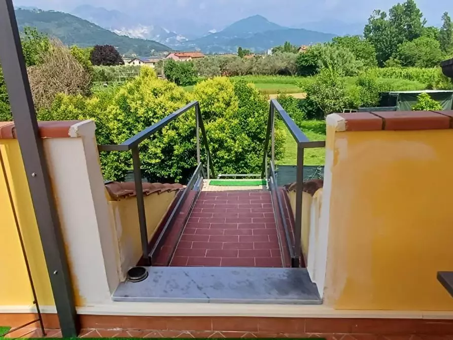Immagine 32 di Villa in vendita  a Carrara