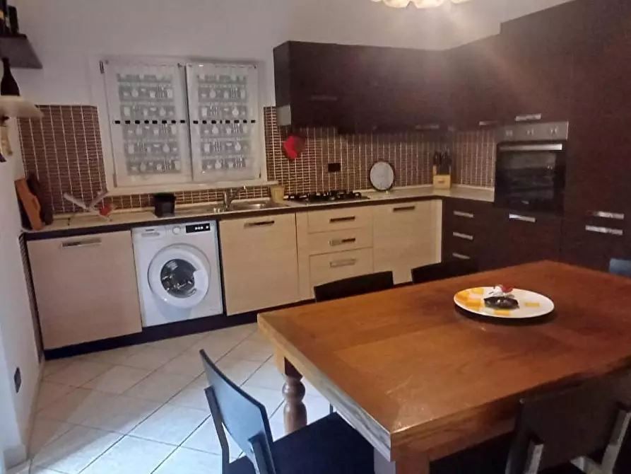 Immagine 10 di Villa in vendita  a Carrara
