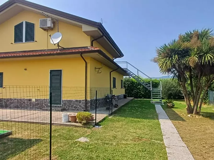 Immagine 35 di Villa in vendita  a Carrara