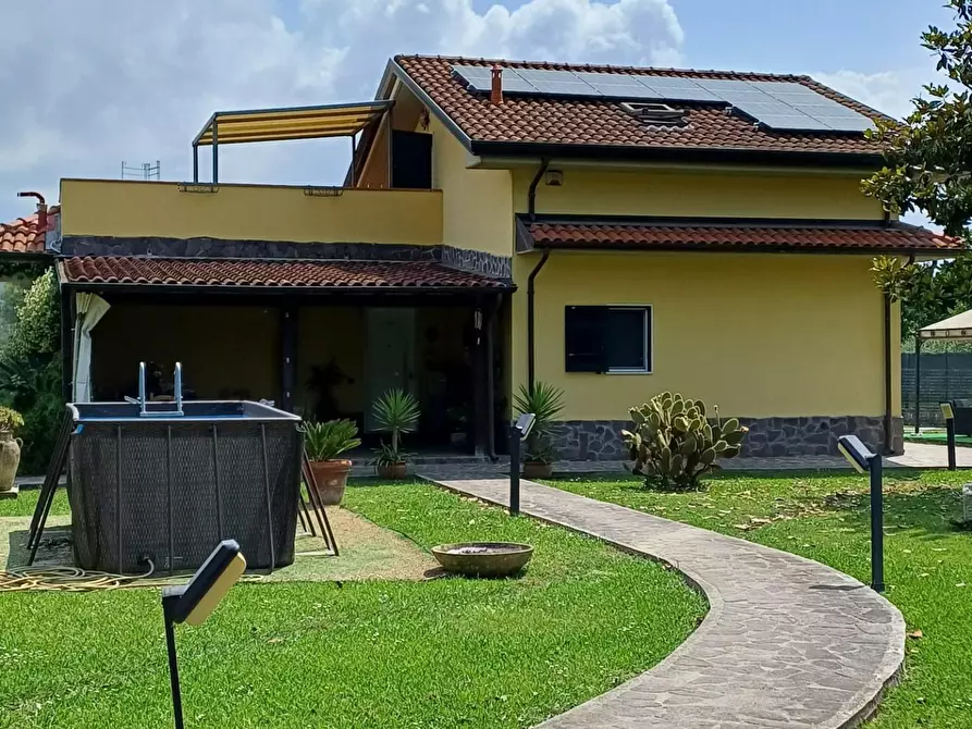 Immagine 25 di Villa in vendita  a Carrara