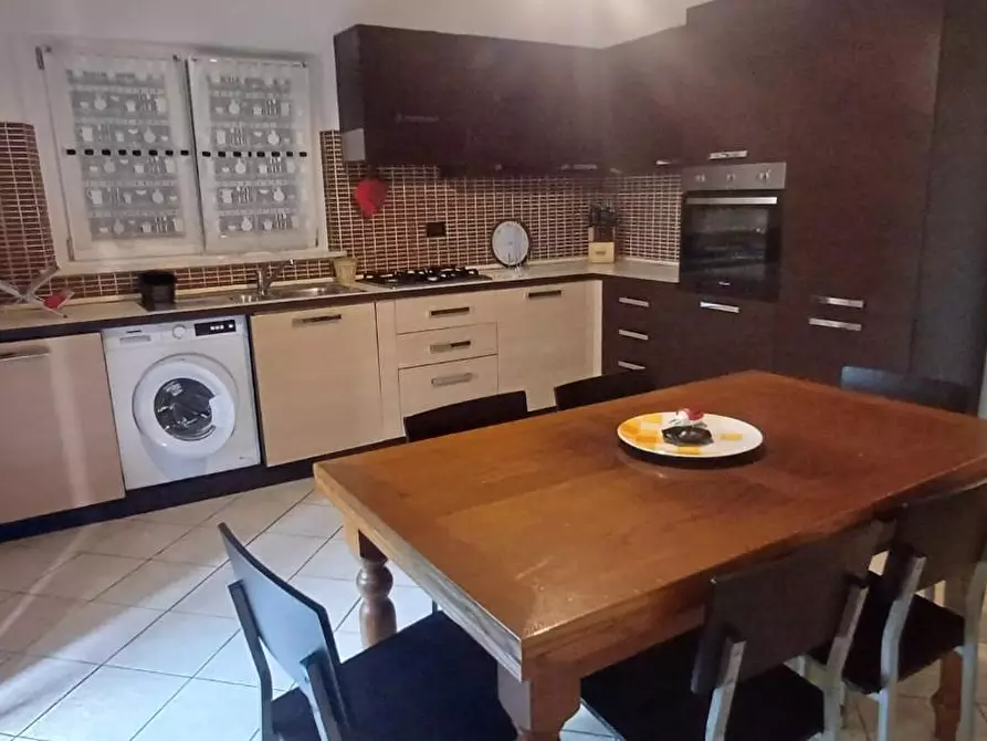 Immagine 9 di Villa in vendita  a Carrara