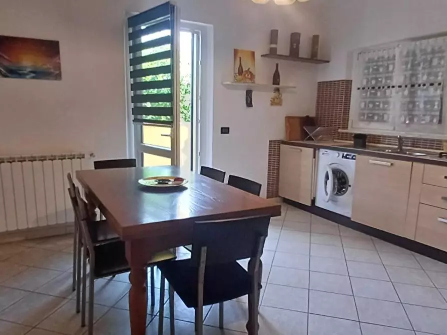 Immagine 8 di Villa in vendita  a Carrara